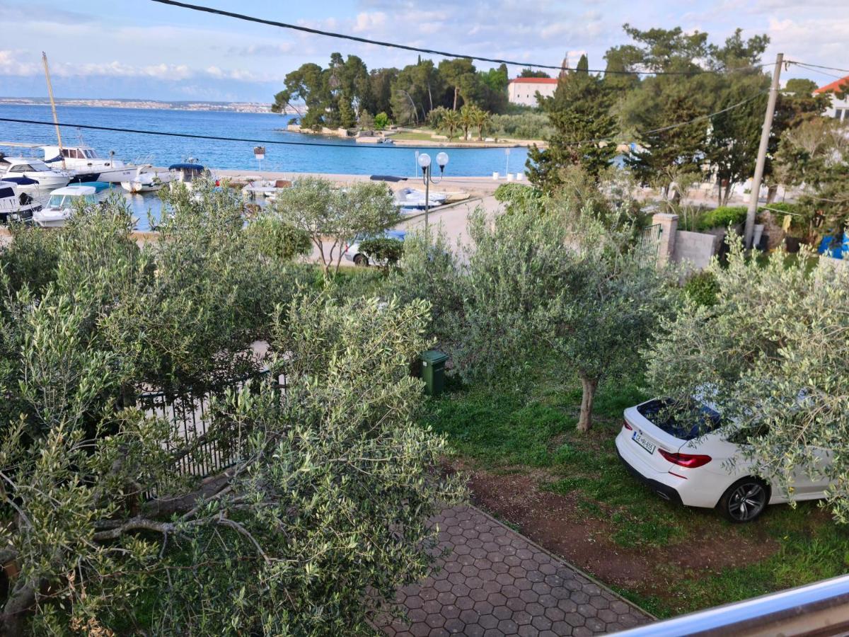 Apartmani Junto بريكو المظهر الخارجي الصورة