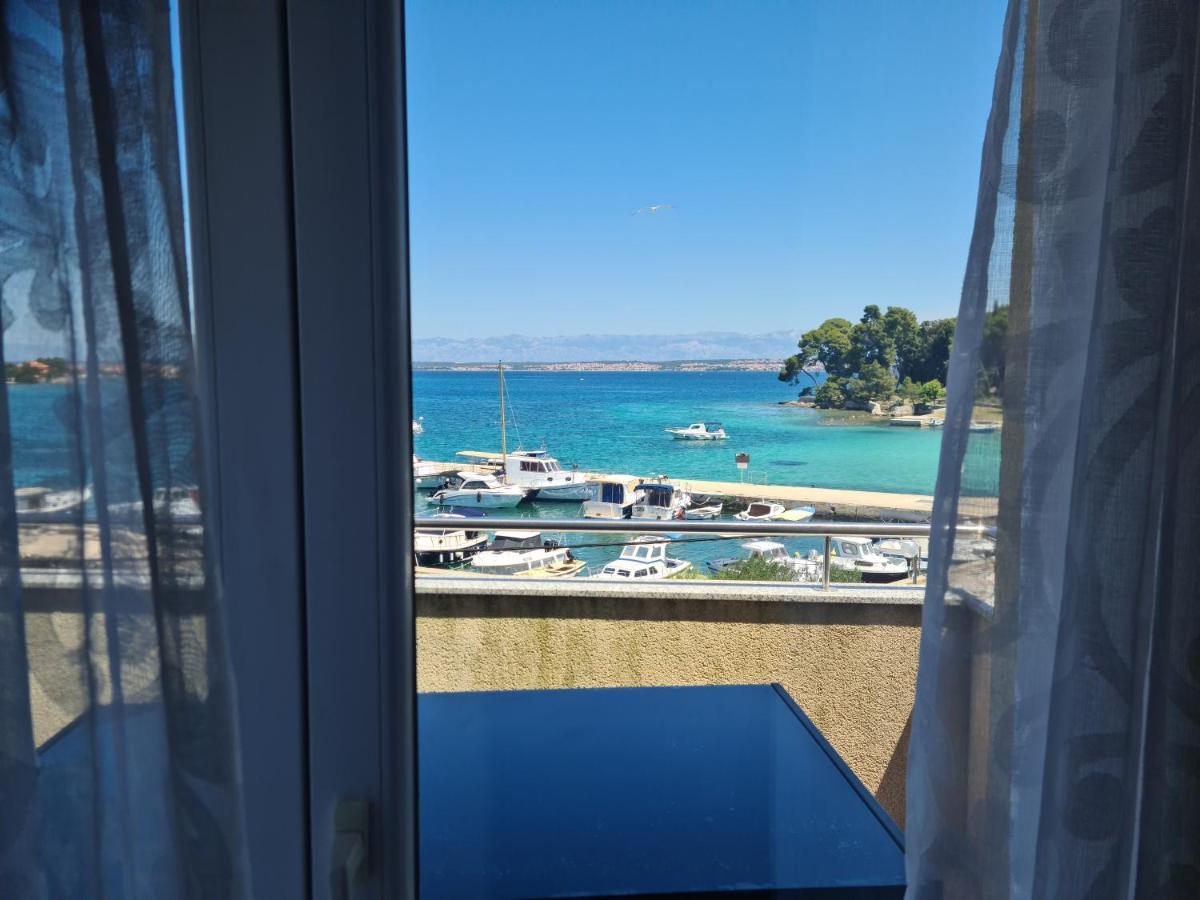 Apartmani Junto بريكو المظهر الخارجي الصورة