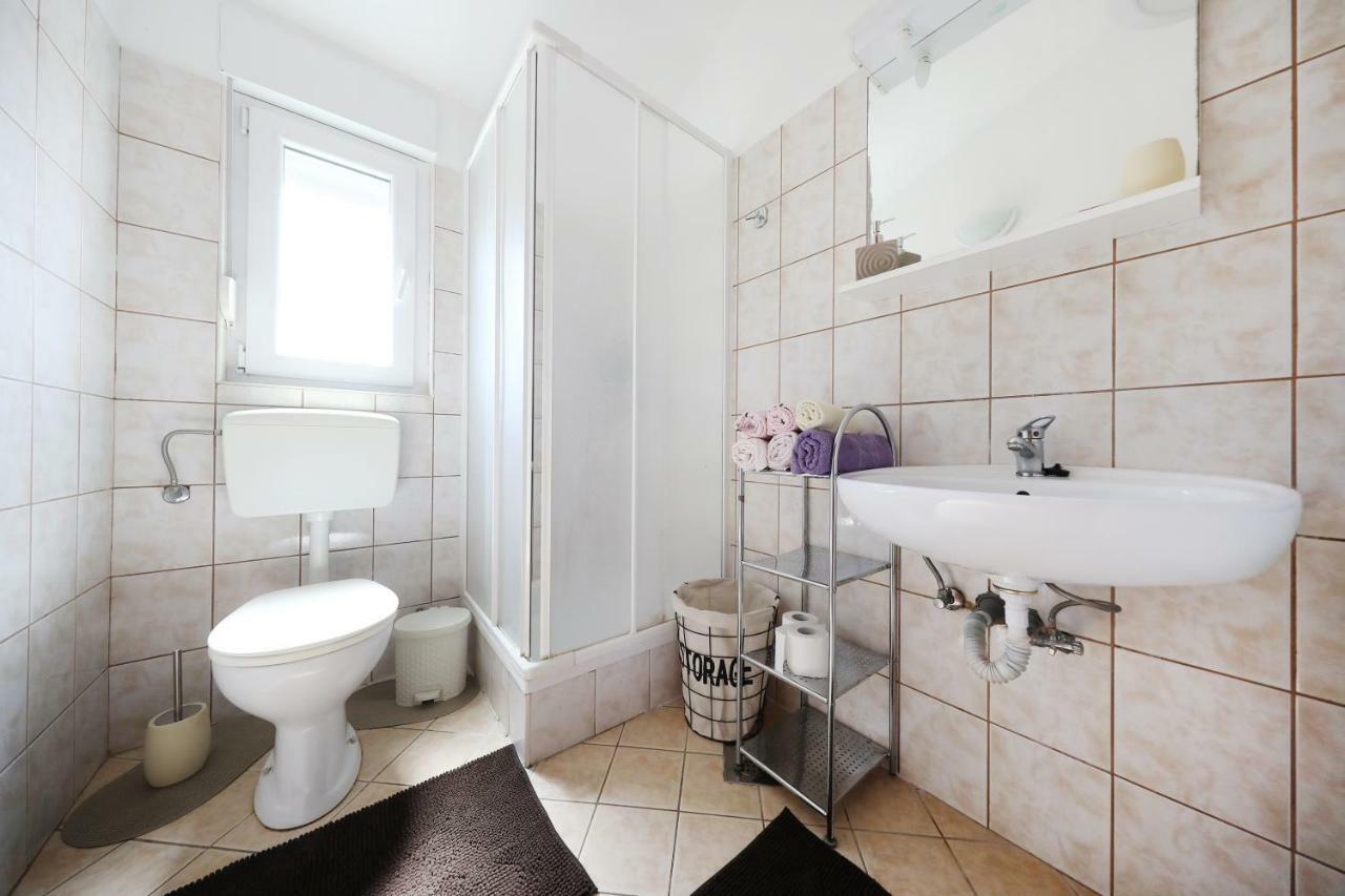 Apartmani Junto بريكو المظهر الخارجي الصورة
